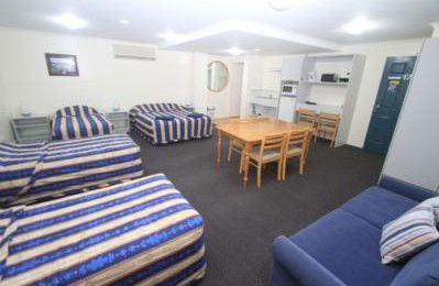 Lakeview Motor Inn - Accommodation Sunshine Coast 4