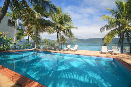 Coral Point Lodge - Accommodation Sunshine Coast 1