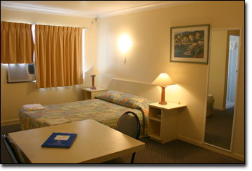 Earls Court Motor Inn - Accommodation Sunshine Coast 2