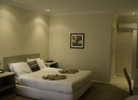 Lincoln Cottage Motor Inn - Accommodation Sunshine Coast 1