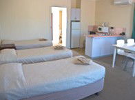 Lincoln Cottage Motor Inn - Accommodation Sunshine Coast 2