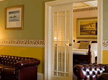 Hadleys Hotel - Accommodation Sunshine Coast 1