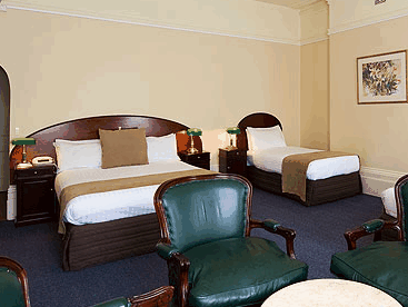 Hadleys Hotel - Accommodation Sunshine Coast 3