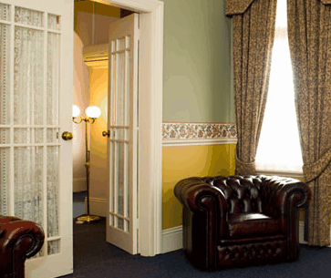 Hadleys Hotel - Accommodation Sunshine Coast 4