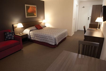 Comfort Inn Hunts Liverpool - Accommodation Sunshine Coast 1