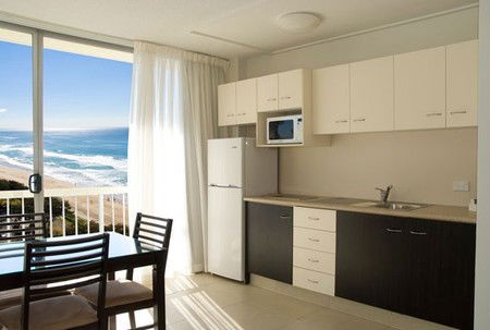 Chateau Beachside - Accommodation Sunshine Coast 1