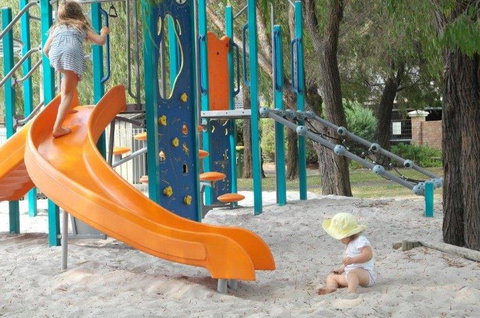 Busselton Beach Resort - Accommodation Sunshine Coast 1