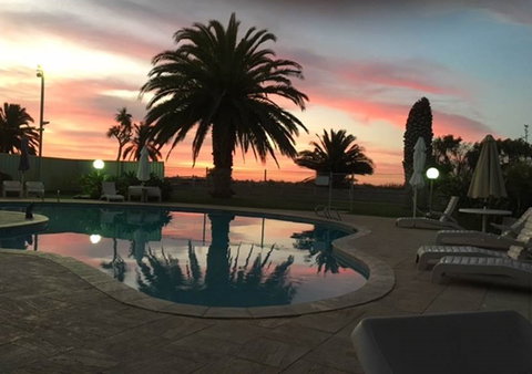 Busselton Beach Resort - Accommodation Sunshine Coast 2