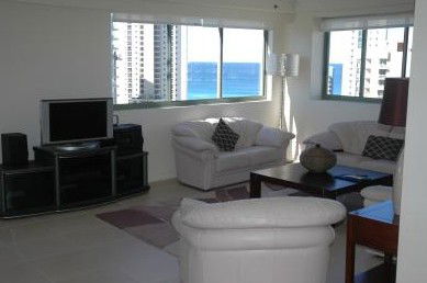 Meriton Apartments - Accommodation Sunshine Coast 2