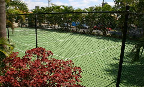 Meriton Apartments - Accommodation Sunshine Coast 3