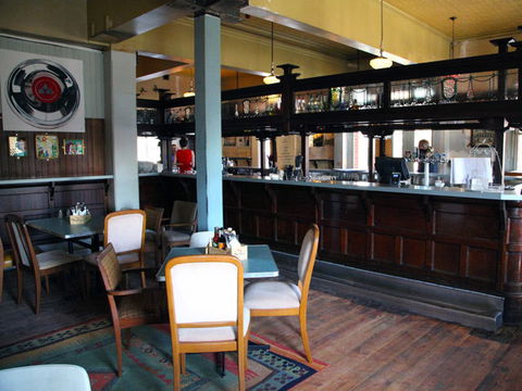 Mile End Hotel - Accommodation Sunshine Coast 1
