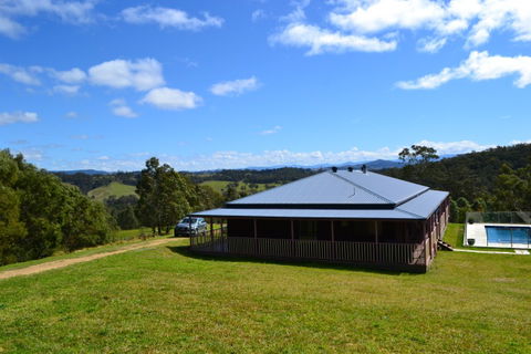 Fosterton Lodge - Accommodation Sunshine Coast 0