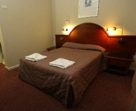 Berkeley Hotel - Accommodation Sunshine Coast 0