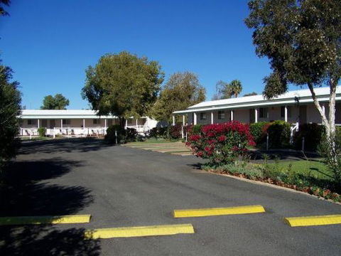 The Country Way Motor Inn - Accommodation Sunshine Coast 0