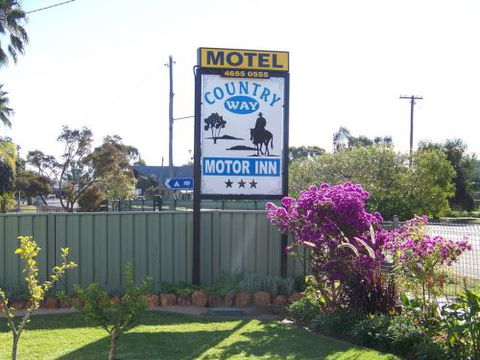The Country Way Motor Inn - Accommodation Sunshine Coast 2