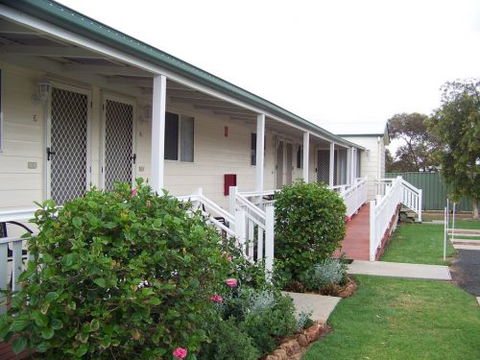 The Country Way Motor Inn - Accommodation Sunshine Coast 3