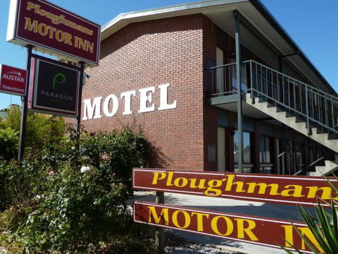 Ploughmans Motor Inn - Accommodation Sunshine Coast 0
