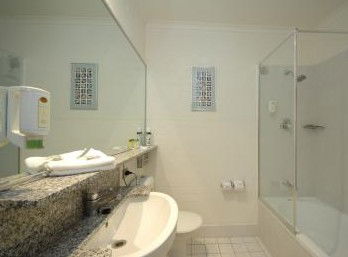 Best Western Grand Country Lodge - Accommodation Sunshine Coast 2
