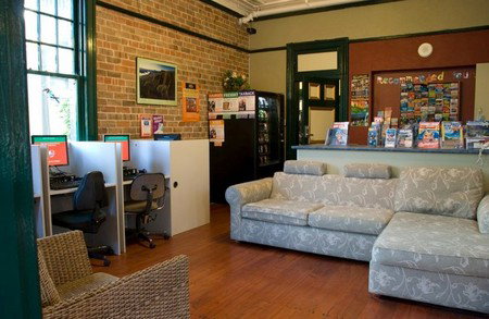 Glebe Village Backpackers - Accommodation Sunshine Coast 1