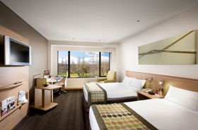 Crowne Plaza Canberra - Accommodation Sunshine Coast 1