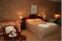 Deer Park Motor Inn - Accommodation Sunshine Coast 2