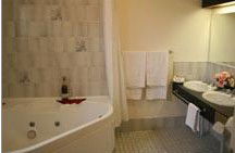 Deer Park Motor Inn - Accommodation Sunshine Coast 3