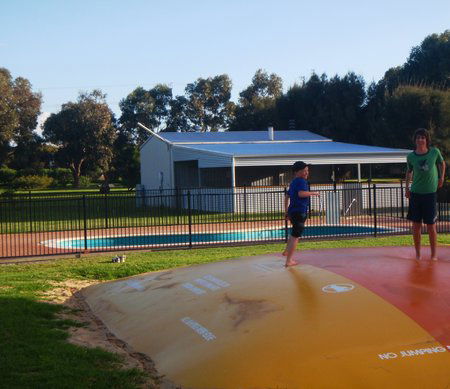 Elliston Caravan Park - Accommodation Sunshine Coast 2