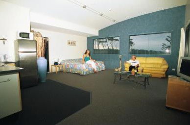 Beach House Mollymook - Accommodation Sunshine Coast 3