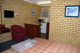 Coastal Comfort Motel - Accommodation Sunshine Coast 4
