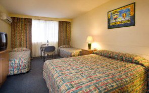 Sandors On The Park - Accommodation Sunshine Coast 1