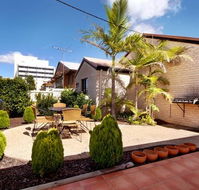 Asters On James Motor Inn - Accommodation Sunshine Coast
