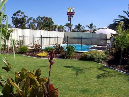 Renmark Motor Inn - Accommodation Sunshine Coast 3