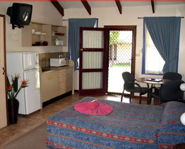 The Village Cabins - Accommodation Sunshine Coast 3