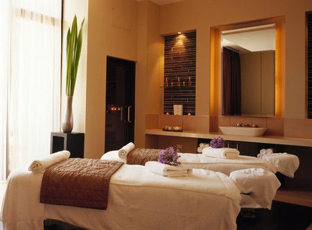 The Mansion Hotel - Accommodation Sunshine Coast 0