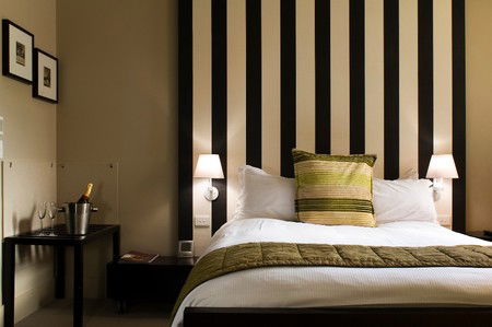 The Mansion Hotel - Accommodation Sunshine Coast 2