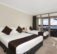 Waters Edge Country Comfort - Accommodation Sunshine Coast