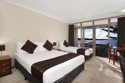 Waters Edge Country Comfort - Accommodation Sunshine Coast 0
