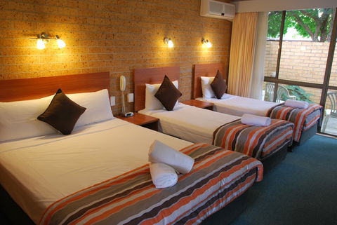 Port O'Call Motel - Accommodation Sunshine Coast 0