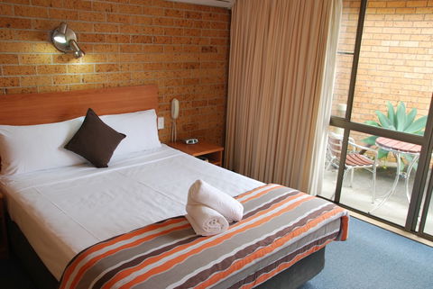Port O'Call Motel - Accommodation Sunshine Coast 1