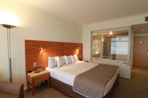 Quality Hotel Gateway Devonport - Accommodation Sunshine Coast 3