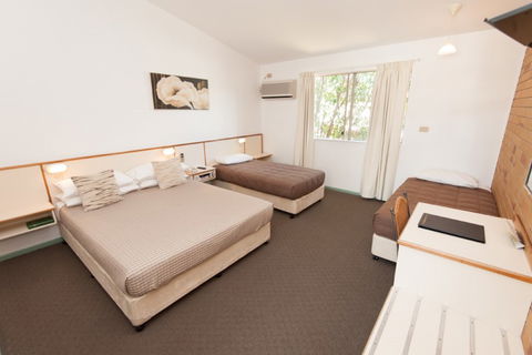 Country Comfort Gin Gin Wild Scotsman - Accommodation Sunshine Coast 5
