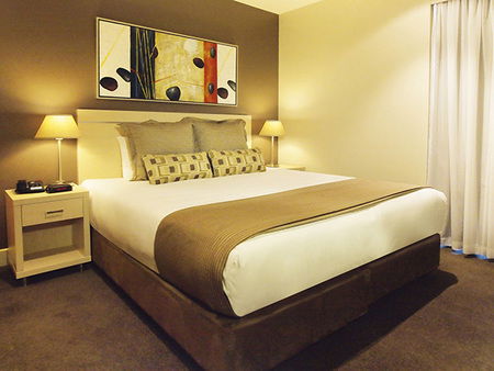 Oaks Plaza Pier - Accommodation Sunshine Coast 3