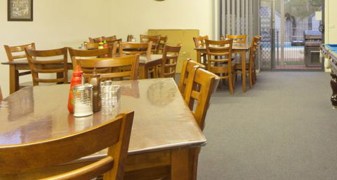 Rosebud Motel - Accommodation Sunshine Coast 1