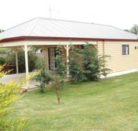 Gumtrees Cottage - Accommodation Sunshine Coast