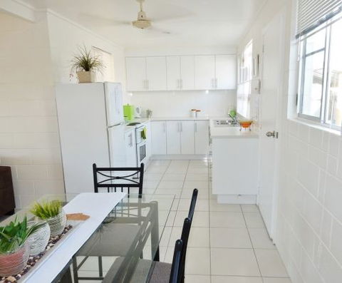 Lucinda Holiday Rentals  - Accommodation Sunshine Coast 1