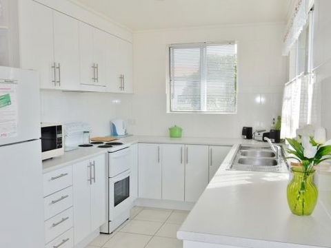 Lucinda Holiday Rentals  - Accommodation Sunshine Coast 7