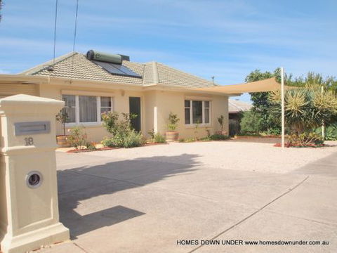 Homes Down Under - Accommodation Sunshine Coast 3