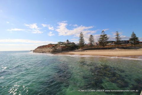 Homes Down Under - Accommodation Sunshine Coast 7