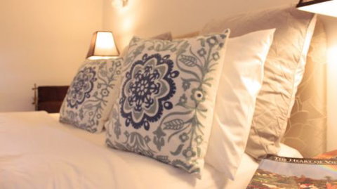 Springs Creek - Accommodation Sunshine Coast 1