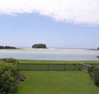 Waterfront Villa - Accommodation Sunshine Coast